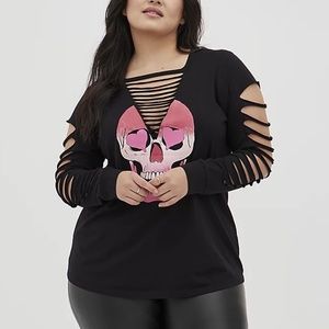 Torrid Tee 1X 2X 3X Slashed Black Pink Skull Hearts Punk Goth Plus Size T-Shirt